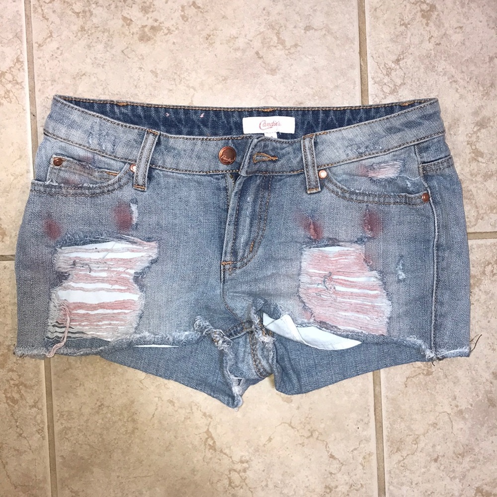 NEVER WORN Jean shorts with pink accent colors